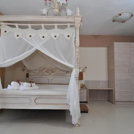 Alexa's Sunny Days 4*