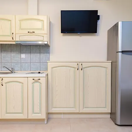 Alexa's Sunny Days Apart Otel 4*